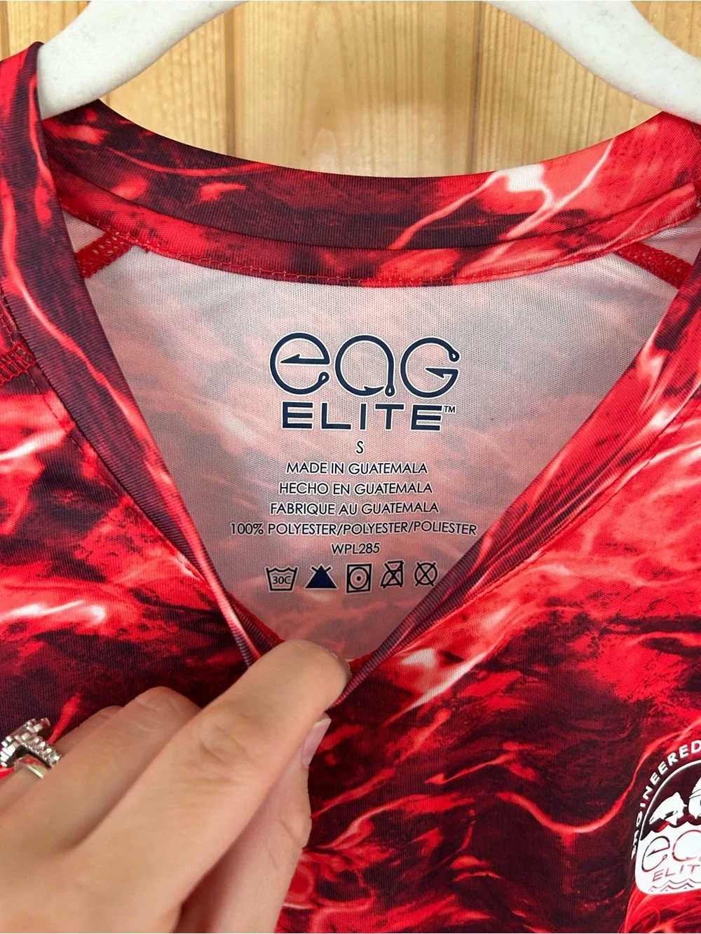 Women's eaG Elite Red Long-Sleeve Performance Fishing Shirt Size Small - Picture 2 of 5